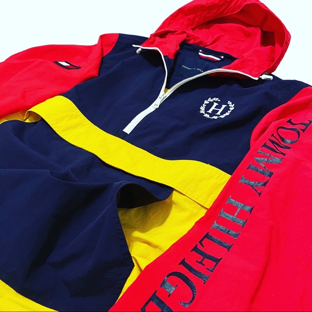 (𝗡𝗪𝗧) Tommy Hilfiger Hooded Windbreaker⠀ - Picture 2 of 6